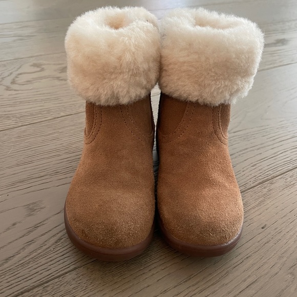 UGG 
Jorie Boots | Camel - Picture 2 of 6